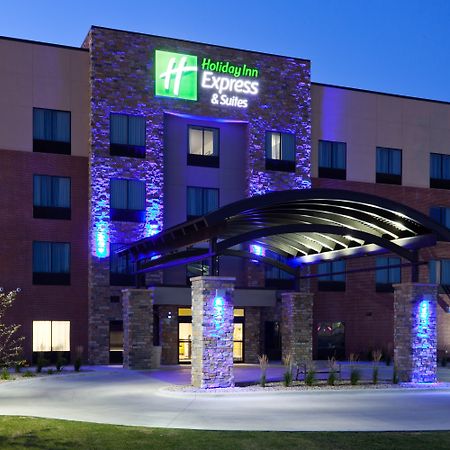Holiday Inn Express & Suites Fort Dodge By Ihg Exteriör bild