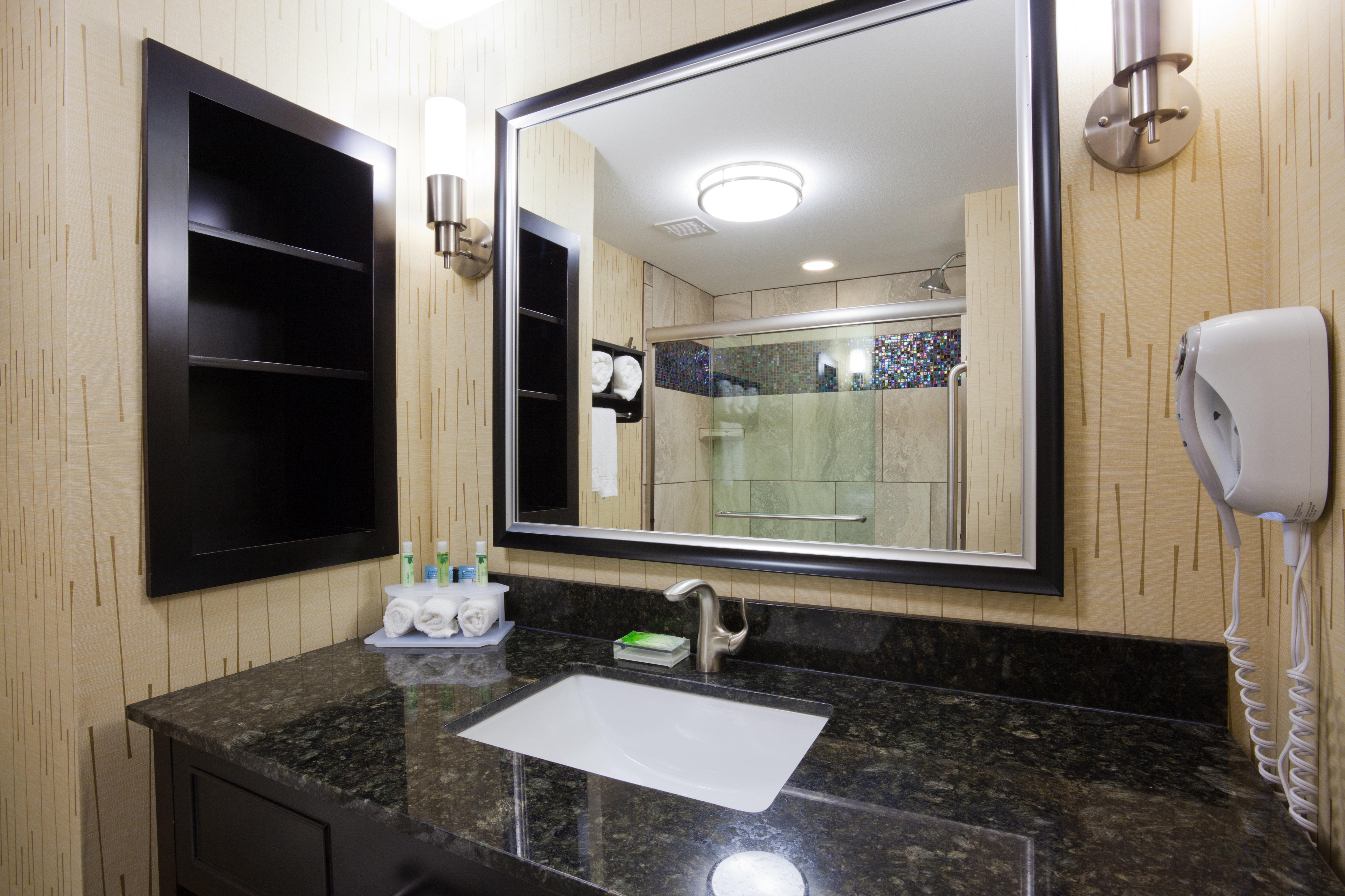 Holiday Inn Express & Suites Fort Dodge By Ihg Exteriör bild