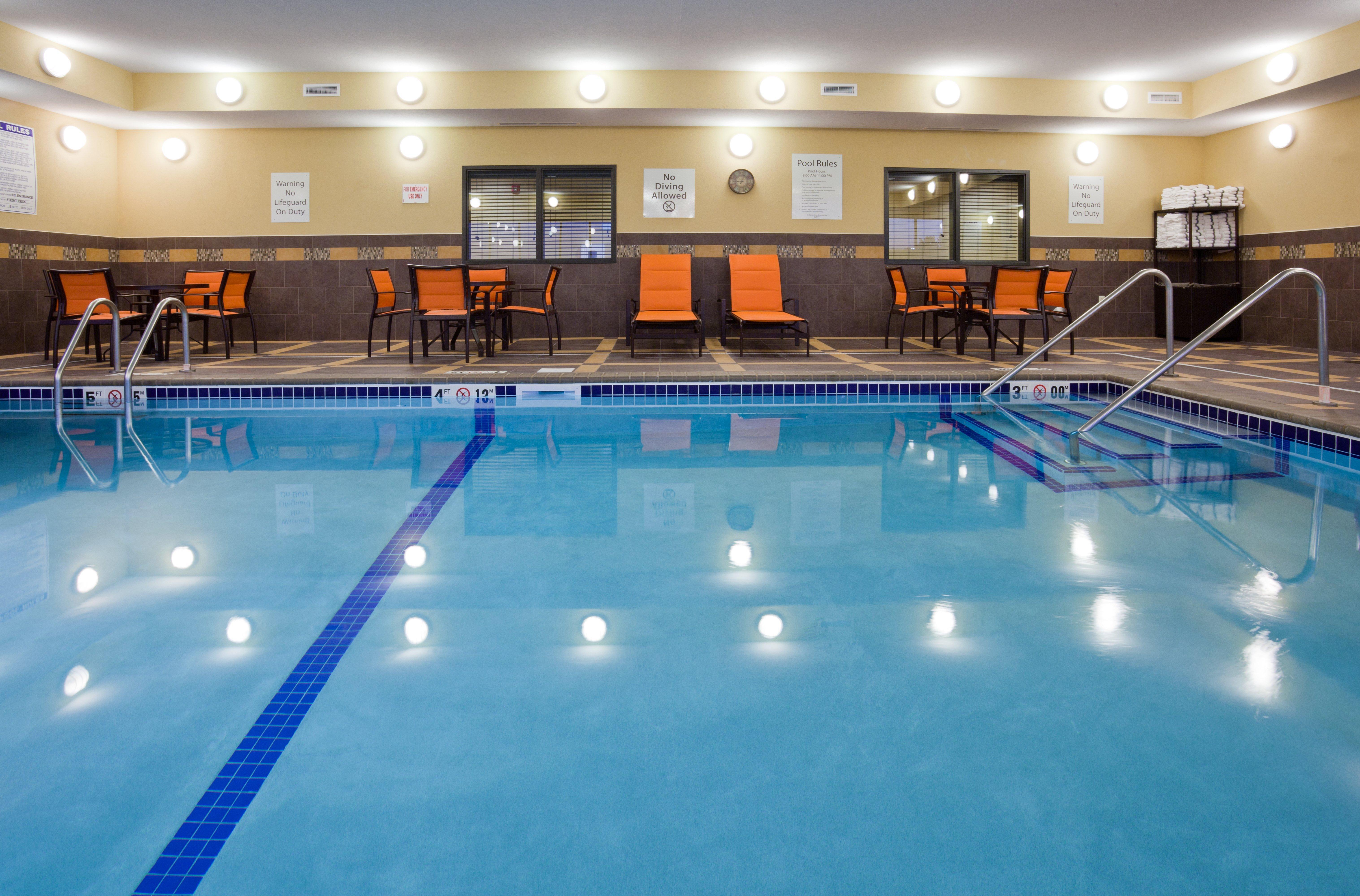 Holiday Inn Express & Suites Fort Dodge By Ihg Exteriör bild
