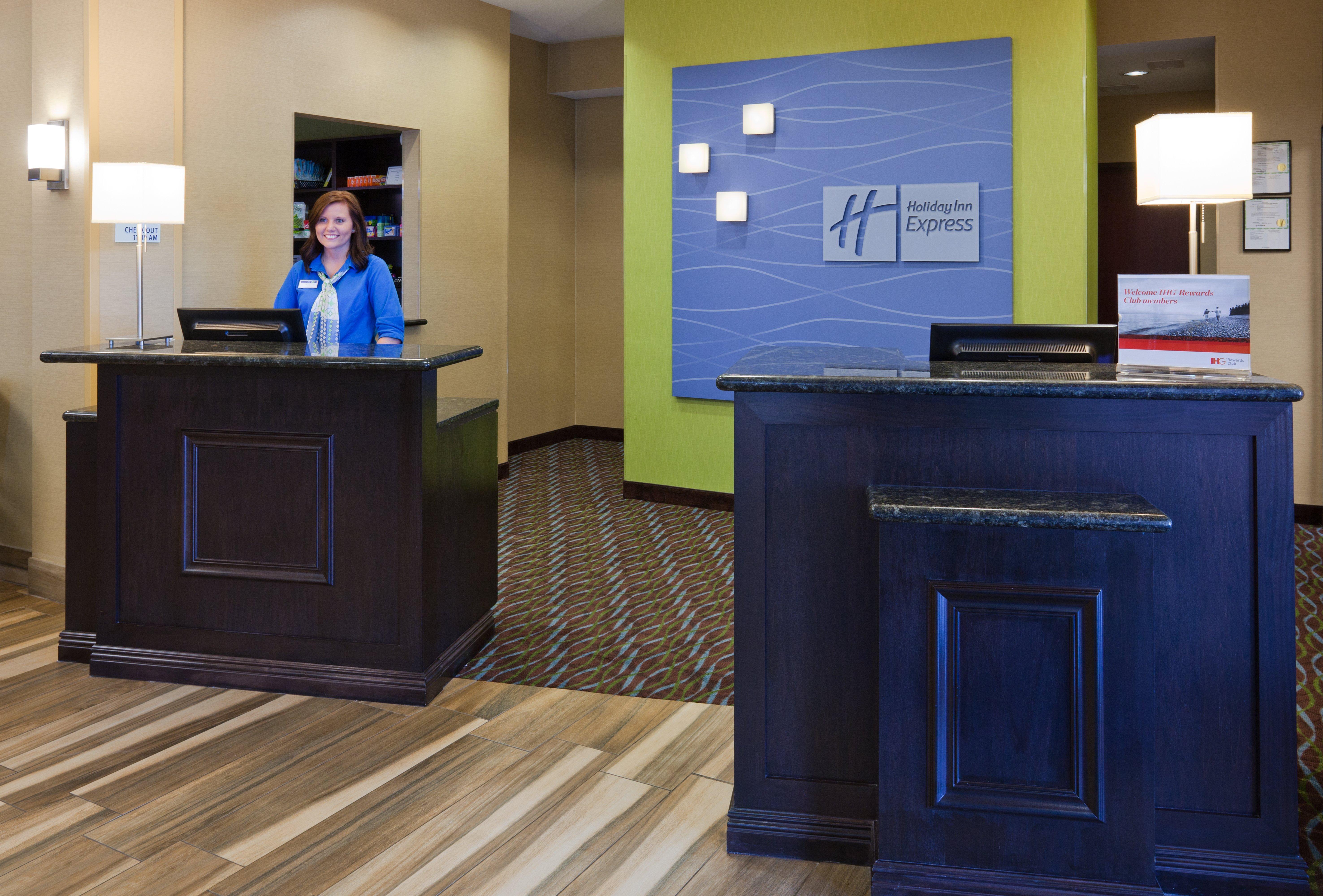 Holiday Inn Express & Suites Fort Dodge By Ihg Exteriör bild