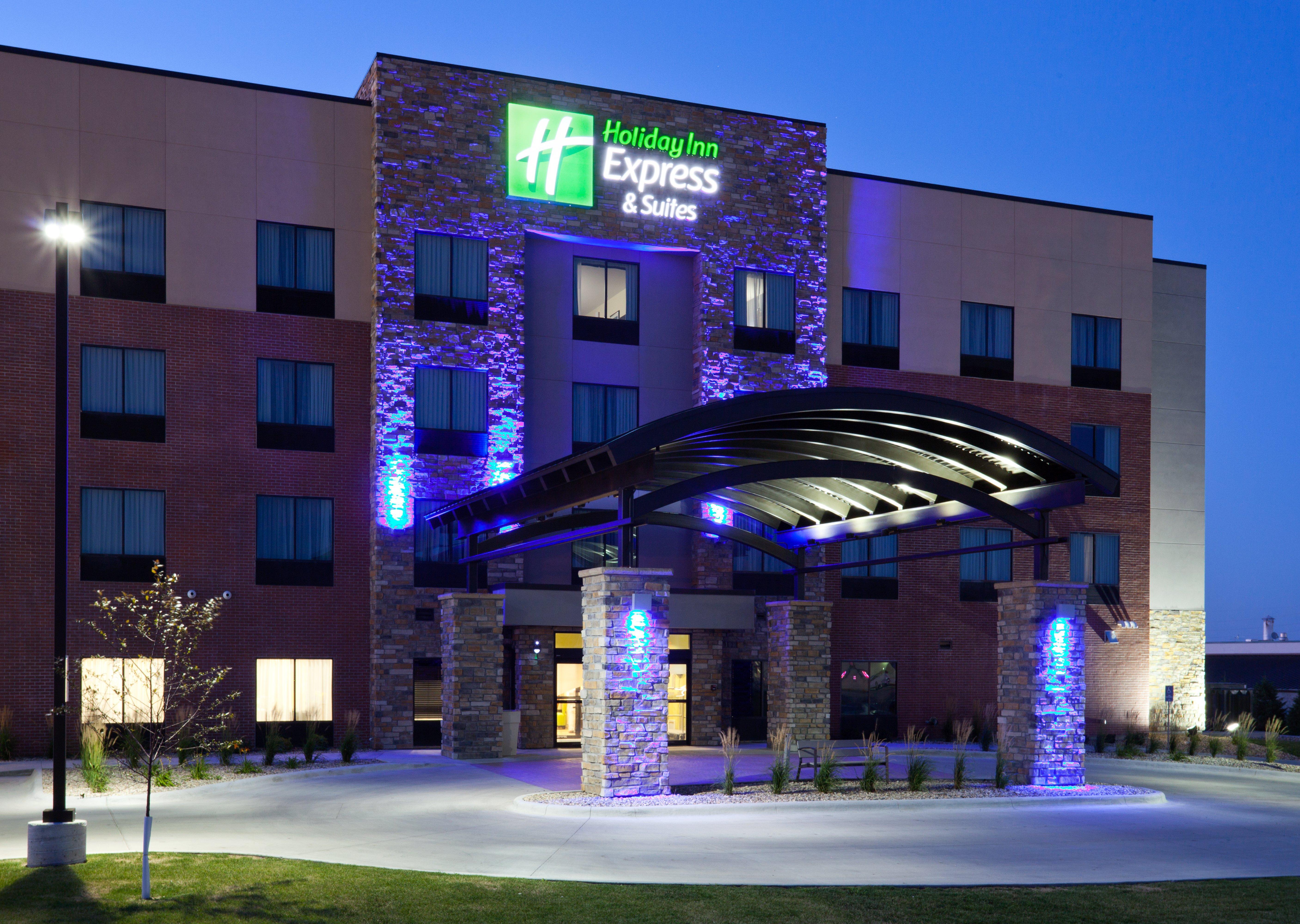 Holiday Inn Express & Suites Fort Dodge By Ihg Exteriör bild