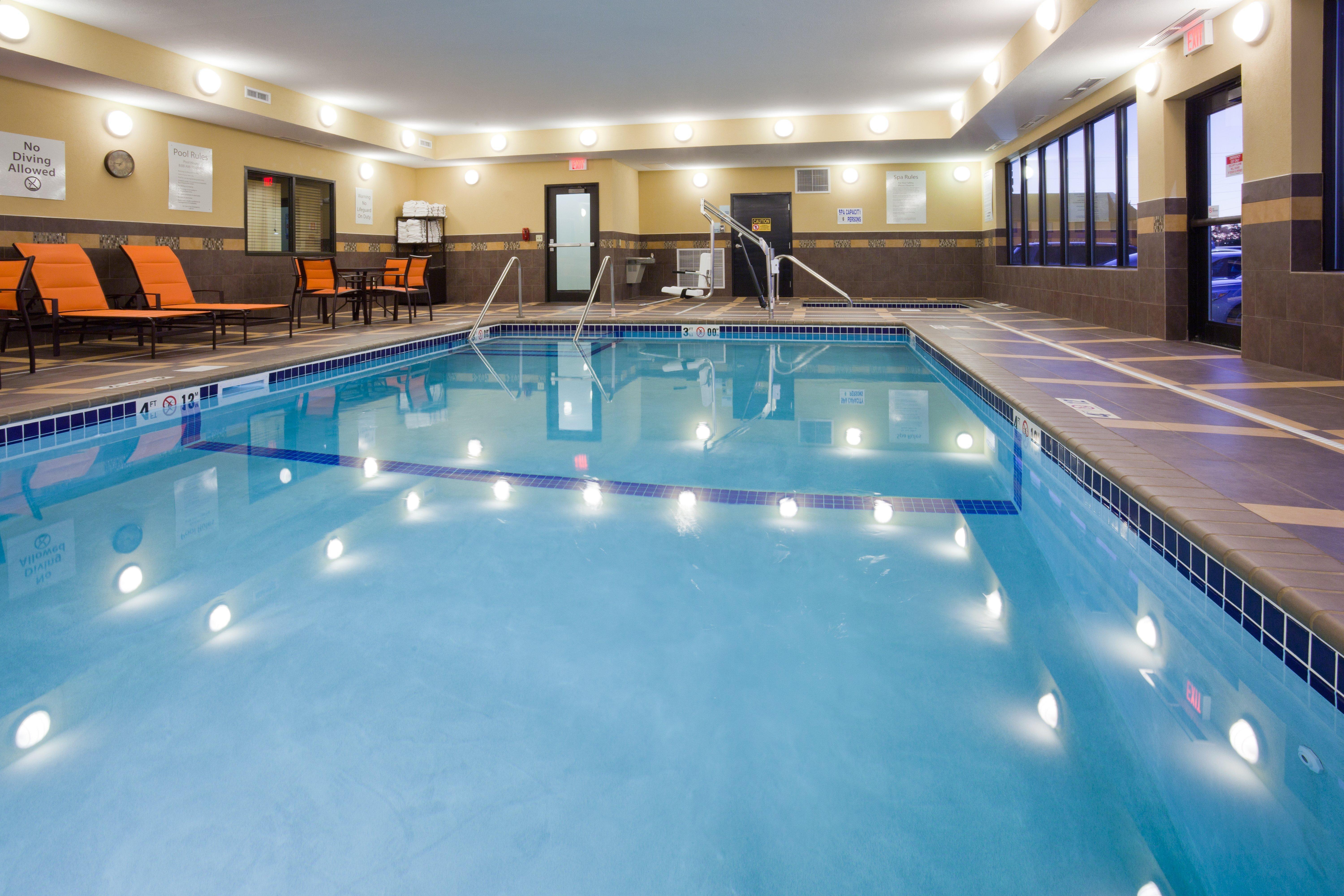 Holiday Inn Express & Suites Fort Dodge By Ihg Exteriör bild