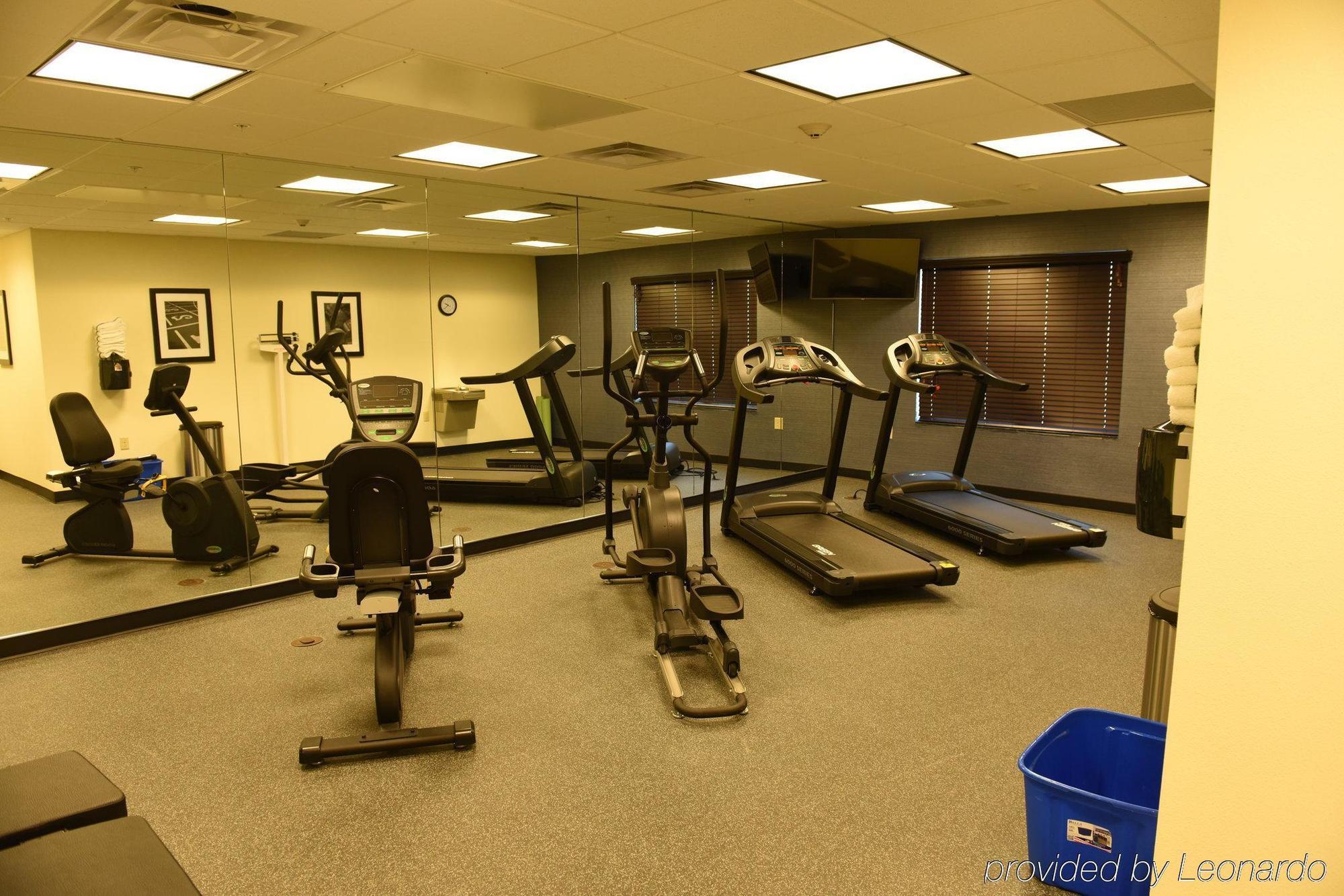 Holiday Inn Express & Suites Fort Dodge By Ihg Exteriör bild