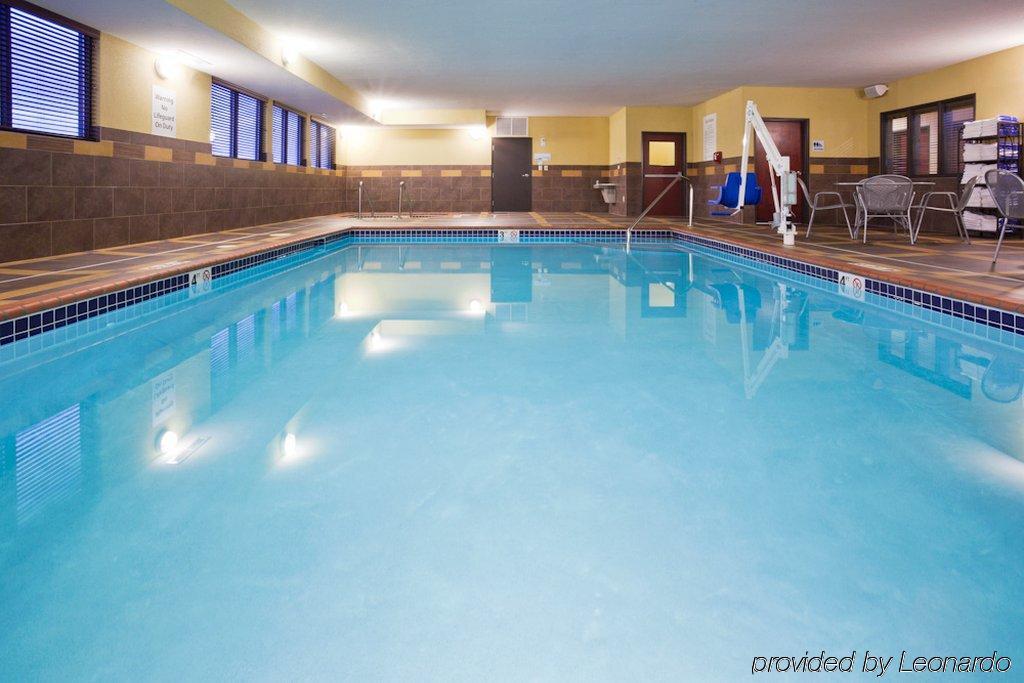 Holiday Inn Express & Suites Fort Dodge By Ihg Exteriör bild