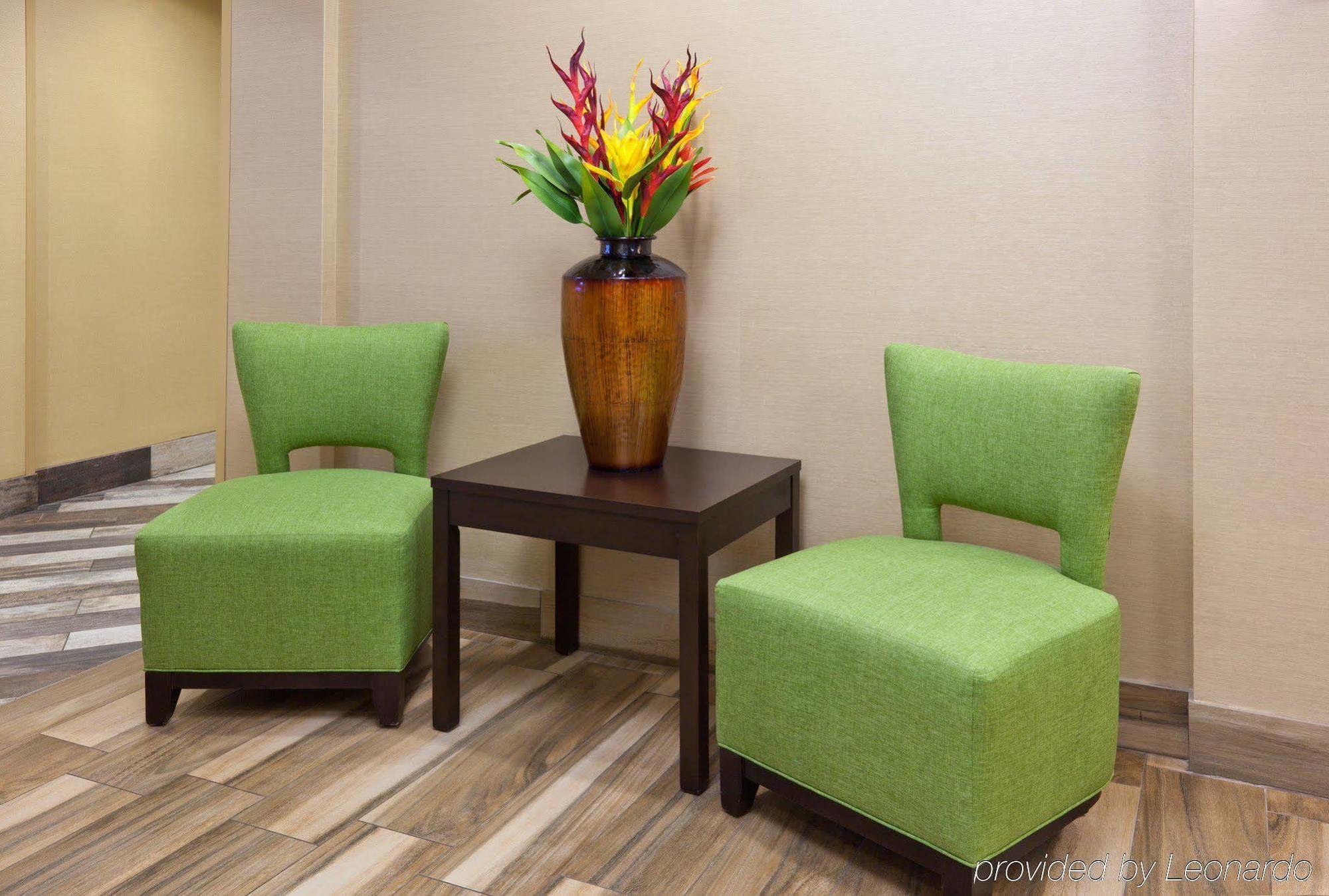 Holiday Inn Express & Suites Fort Dodge By Ihg Exteriör bild