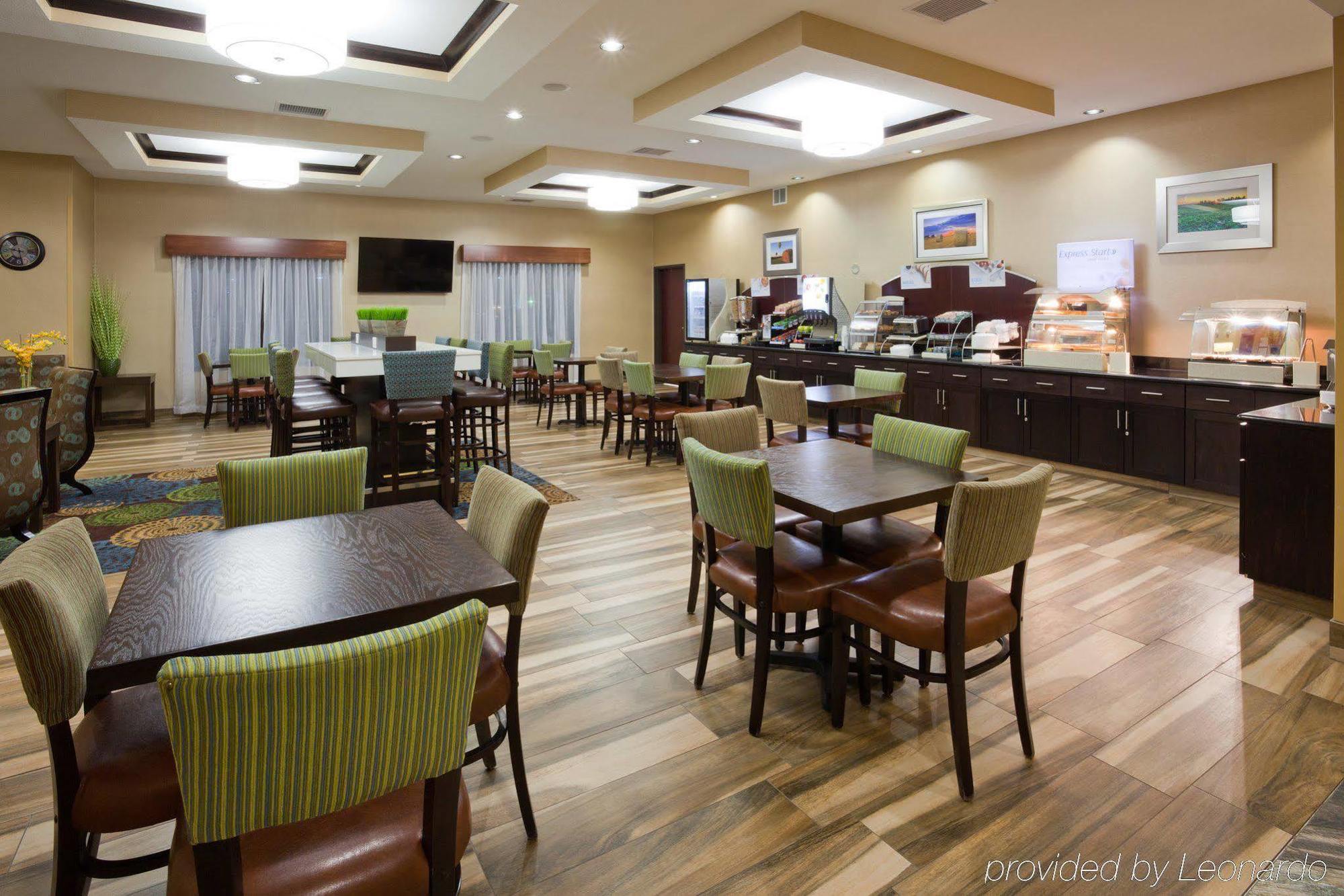 Holiday Inn Express & Suites Fort Dodge By Ihg Exteriör bild
