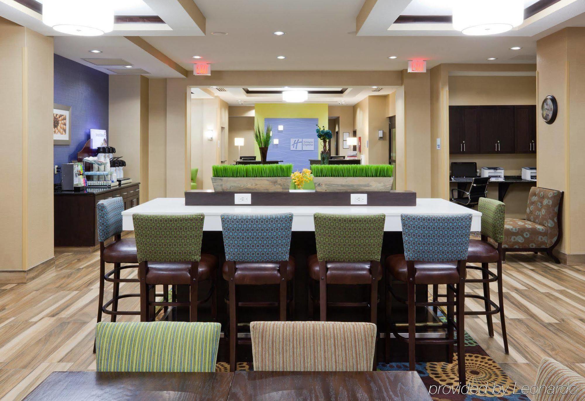 Holiday Inn Express & Suites Fort Dodge By Ihg Exteriör bild