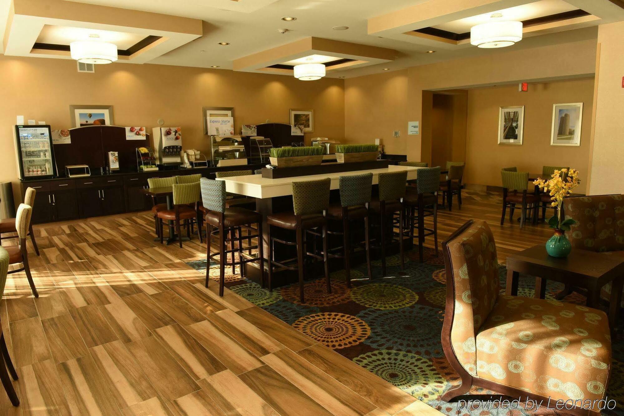 Holiday Inn Express & Suites Fort Dodge By Ihg Exteriör bild